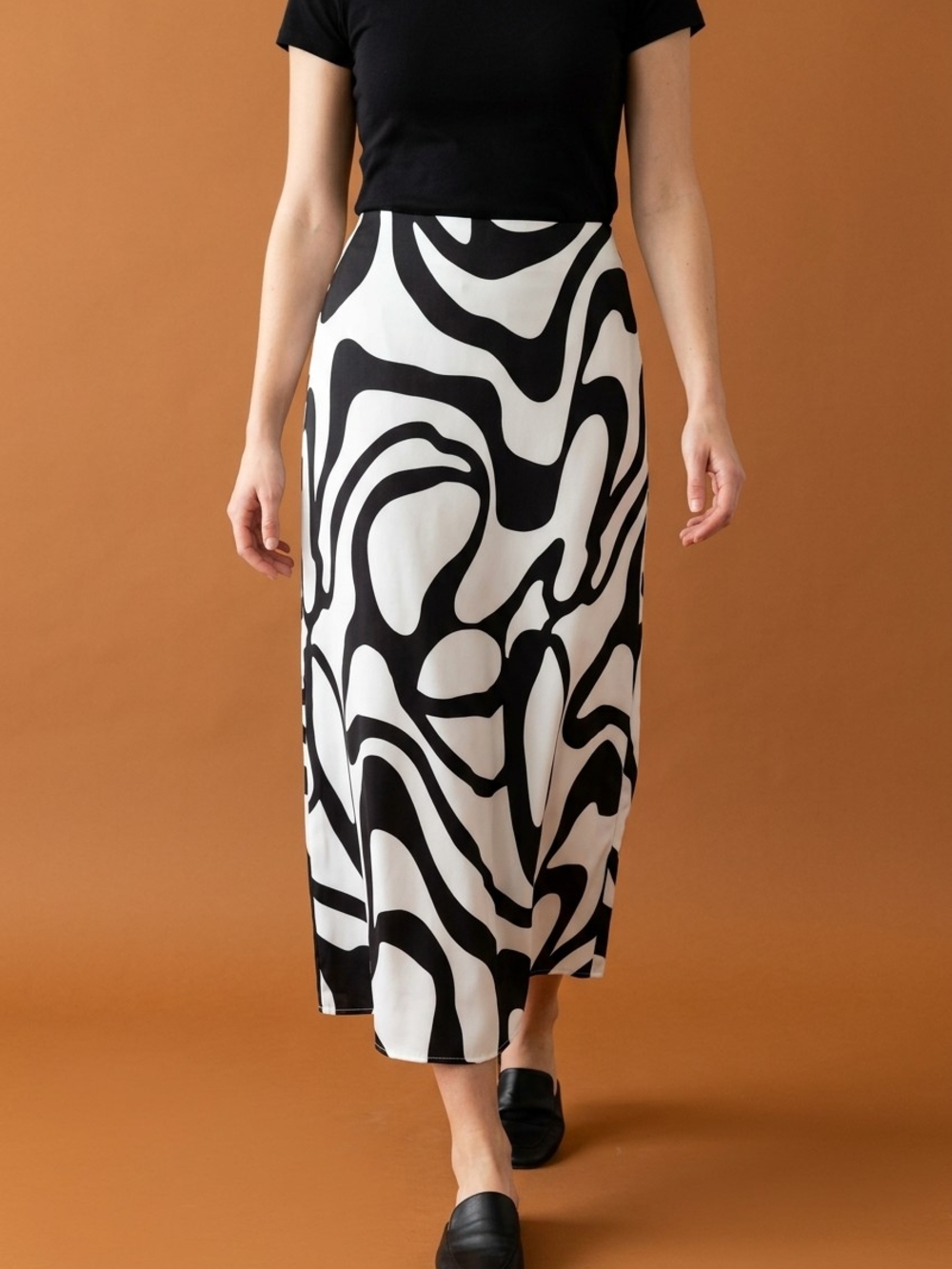 SHEIN Black & White Abstract Skirt